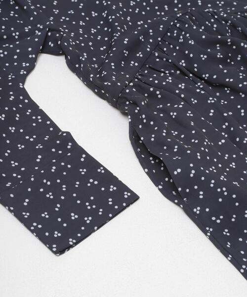 URBAN RESEARCH ROSSO WOMEN(アーバンリサーチ ロッソ)の「『WEB限定』ランダムドットボリュームワンピース(ワンピース・レディース・ネイビー/ブラック・FREE)」の11枚目の写真