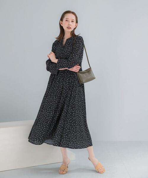 URBAN RESEARCH ROSSO WOMEN(アーバンリサーチ ロッソ)の「『WEB限定』ランダムドットボリュームワンピース(ワンピース・レディース・ネイビー/ブラック・FREE)」の18枚目の写真