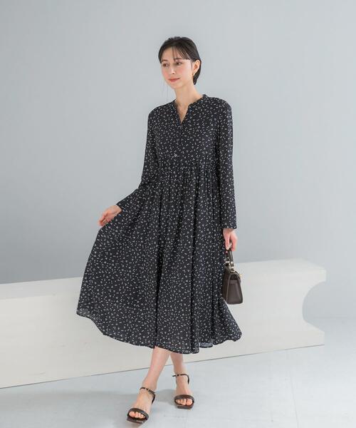 URBAN RESEARCH ROSSO WOMEN(アーバンリサーチ ロッソ)の「『WEB限定』ランダムドットボリュームワンピース(ワンピース・レディース・ネイビー/ブラック・FREE)」の22枚目の写真