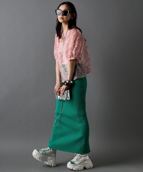 GEVS.（ジェイヴィス）の「フラワープリントシアーブラウス＜大きいサイズ有＞GEVS.（シャツ/ブラウス・レディース・ピンク系/ブルー系・3L/LL/L/M/5L/4L）」の7枚目の写真