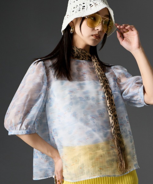 GEVS.（ジェイヴィス）の「フラワープリントシアーブラウス＜大きいサイズ有＞GEVS.（シャツ/ブラウス・レディース・ピンク系/ブルー系・3L/LL/L/M/5L/4L）」の20枚目の写真