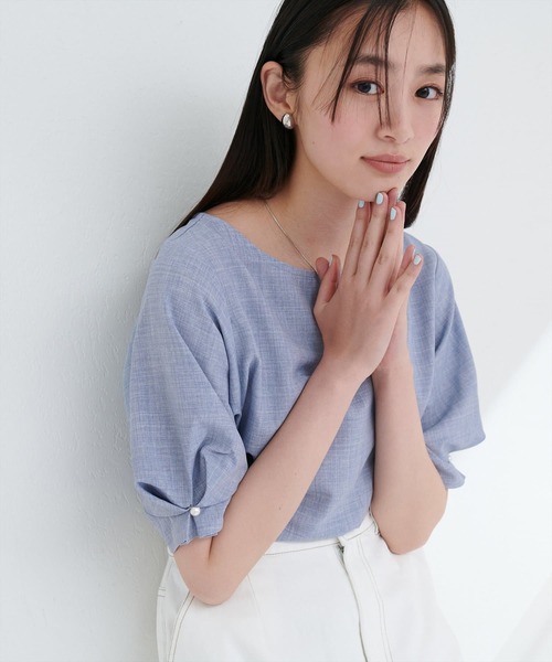 natural couture(ナチュラルクチュール)の「パール付きタックスリーブブラウス(シャツ/ブラウス・レディース・ライトグレー/その他1/ミント/ネイビー/オレンジ系その他/オフホワイト/ブルー/グリーン・FREE)」の6枚目の写真