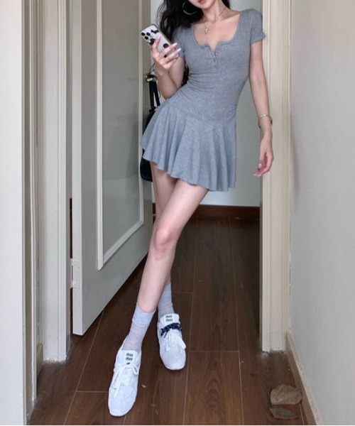 SHEPP(シープ)の「フリルカットシャツワンピース(ワンピース・レディース・グレー/ブラック・S/M)」の1枚目の写真