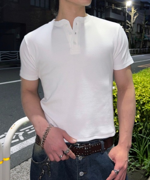 lilful(リルフル)の「【26年春夏新作】スパンリブ ベーシックヘンリーネック半袖Tシャツ(Tシャツ/カットソー・メンズ・カーキ/ブラック/ホワイト・L/M)」の4枚目の写真