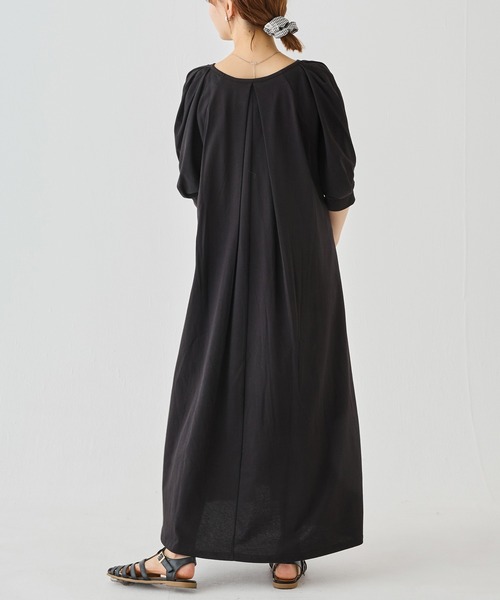 LAVEANGE(ラビアンジェ)の「ウエストタックカットワンピース|一枚でスタイルアップが叶う、大人のカットワンピース/美シルエット/半袖/ロング丈/ウエストマーク/体型カバー(ワンピース・レディース・ブラック/ネイビー・M/LL/3L/4L/5L)」の5枚目の写真