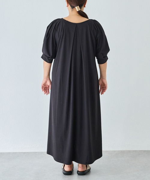 LAVEANGE(ラビアンジェ)の「ウエストタックカットワンピース|一枚でスタイルアップが叶う、大人のカットワンピース/美シルエット/半袖/ロング丈/ウエストマーク/体型カバー(ワンピース・レディース・ブラック/ネイビー・M/LL/3L/4L/5L)」の15枚目の写真