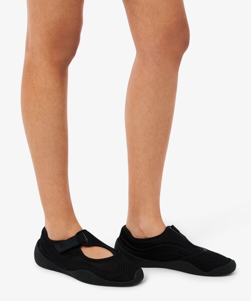 LACOSTE(ラコステ)の「レディース LOW MYSTERE 1262 SFA / バレエシューズ メッシュスニーカーサンダル(サンダル・レディース・ライトピンク/ブラック・25.5cm/24.0cm/24.5cm/23.0cm/23.5cm/22.5cm)」の16枚目の写真