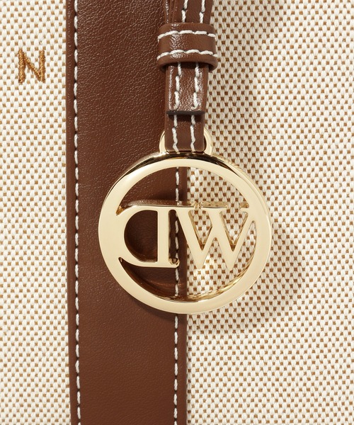 Daniel Wellington（ダニエルウェリントン）の「【Daniel Wellington】ミニマルトートバッグ M / きれいめ キャンバス 大容量 通勤　DW02900007（トートバッグ・レディース・ブラック/グリーン/ホワイト/ベージュ/ネイビー・FREE）」の6枚目の写真