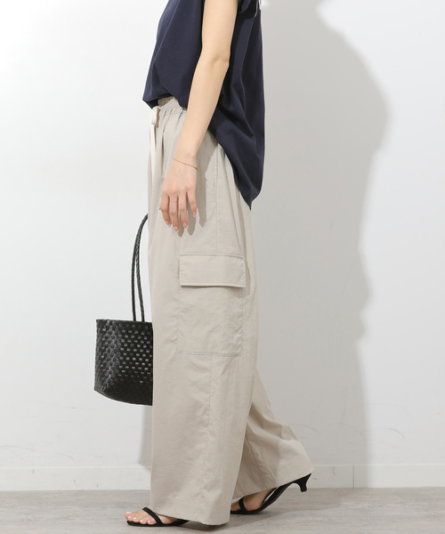 JOURNAL STANDARD relume（ジャーナルスタンダード　レリューム）の「ナイロンカーゴパンツ（カーゴパンツ・レディース・ベージュ/ライトグレー/ブラウン・36/38）」の8枚目の写真