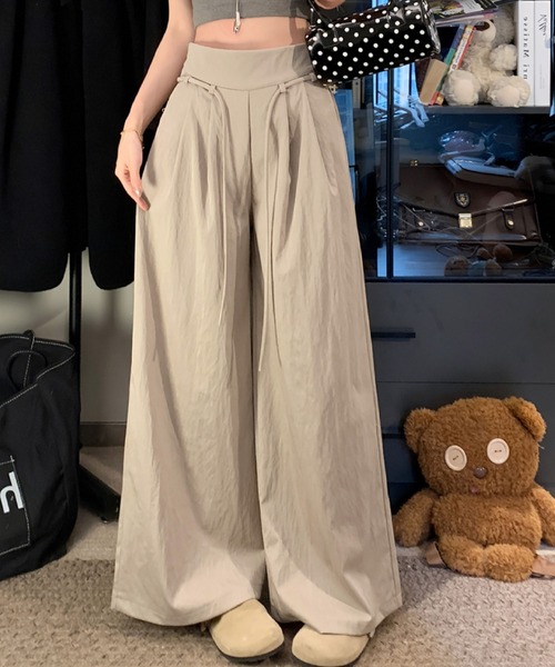 2ly2(トゥーリートゥー)の「ワイドパンツ タックパンツ ウエスト紐 ゆったり イージーパンツ 無地(その他パンツ・レディース・ベージュ/ブラック/アイボリー・FREE)」の15枚目の写真