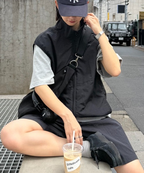 CIAOPANIC TYPY(チャオパニックティピー)の「【WEB限定】【ユニセックス】撥水ドロストナイロンベスト(ベスト・メンズ・チャコールグレー/ブラック・MEDIUM/X-LARGE/LARGE)」の9枚目の写真