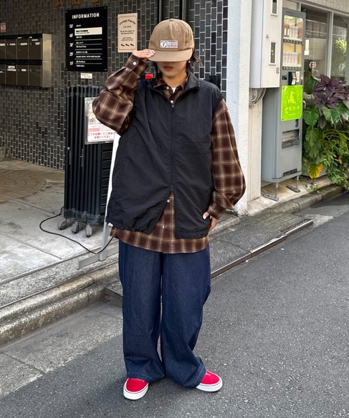 CIAOPANIC TYPY(チャオパニックティピー)の「【WEB限定】【ユニセックス】撥水ドロストナイロンベスト(ベスト・メンズ・チャコールグレー/ブラック・MEDIUM/X-LARGE/LARGE)」の21枚目の写真