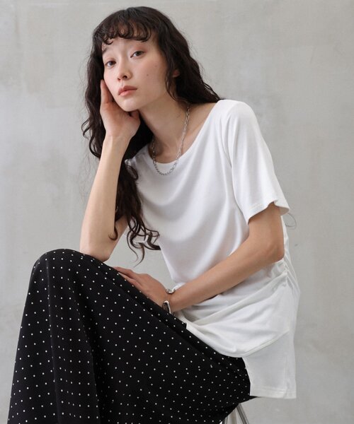 COLONY 2139（コロニートゥーワンスリーナイン）の「サイドギャザーコンパクトTシャツ（Tシャツ/カットソー・レディース・グレー/ホワイト/ブラック・FREE）」の2枚目の写真