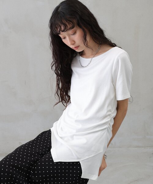 COLONY 2139（コロニートゥーワンスリーナイン）の「サイドギャザーコンパクトTシャツ（Tシャツ/カットソー・レディース・グレー/ホワイト/ブラック・FREE）」の5枚目の写真