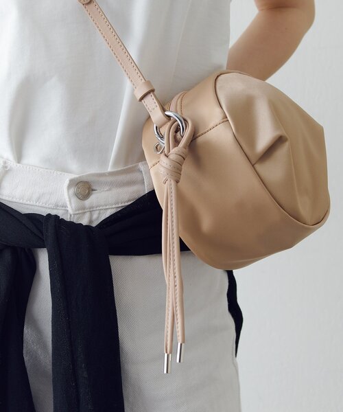 russet(ラシット)の「【撥水】クラウズナイロンサークルミニショルダーバッグ(ショルダーバッグ・レディース・ピンクベージュ/カーキ/ブラック・FREE)」の11枚目の写真