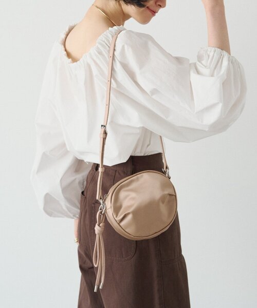 russet(ラシット)の「【撥水】クラウズナイロンサークルミニショルダーバッグ(ショルダーバッグ・レディース・ピンクベージュ/カーキ/ブラック・FREE)」の6枚目の写真