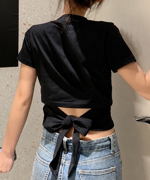 mielu(ミエル)の「バックリボンコンパクトTシャツ(Tシャツ/カットソー・レディース・パープル/グリーン/ブラック/イエロー/ホワイト・LARGE/MEDIUM)」の3枚目の写真