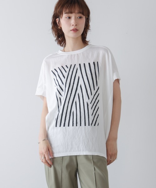 Bou Jeloud（ブージュルード）の「モノトーンゼブララインＴシャツ（Tシャツ/カットソー・レディース・カーキ/ブラック/ホワイト・FREE）」の4枚目の写真
