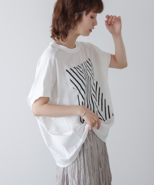 Bou Jeloud（ブージュルード）の「モノトーンゼブララインＴシャツ（Tシャツ/カットソー・レディース・カーキ/ブラック/ホワイト・FREE）」の7枚目の写真
