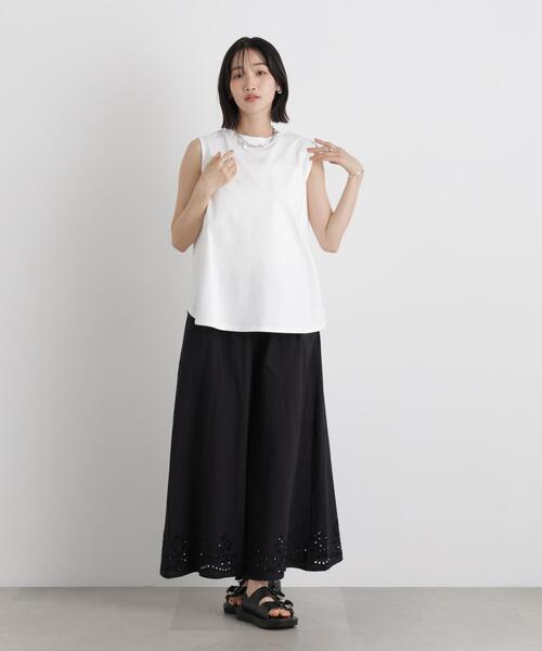 NANO universe(ナノユニバース)の「バックタックラウンドヘムノースリーブカットトップス(Tシャツ/カットソー・レディース・ベージュ系その他4/ホワイト/ネイビー・FREE)」の10枚目の写真