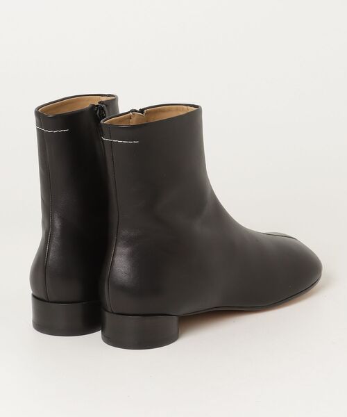 MM6 Maison Margiela（ｴﾑｴﾑｼｯｸｽ ﾒｿﾞﾝ ﾏﾙｼﾞｪﾗ）の「MM6 MAISON MARGIELA / エムエムシックス メゾンマルジェラ：【レディース】ANKLE BOOT：S59WU0236-P3628[ANN]（ブーツ・メンズ・ブラック・36.5/37）」の2枚目の写真