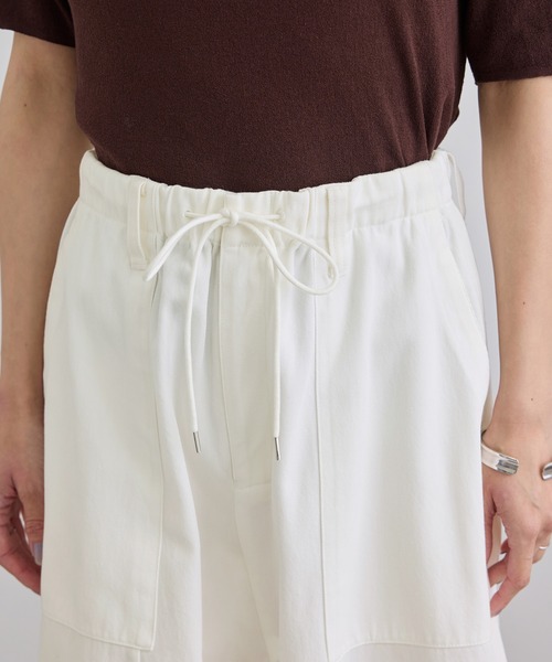 SALON adam et rope'(サロン アダム エ ロペ)の「ドライコットンルーズベイカーパンツ(その他パンツ・レディース・ベージュ/オフホワイト/チャコールグレー・M/S)」の12枚目の写真