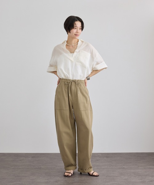 SALON adam et rope'(サロン アダム エ ロペ)の「ドライコットンルーズベイカーパンツ(その他パンツ・レディース・ベージュ/オフホワイト/チャコールグレー・M/S)」の17枚目の写真