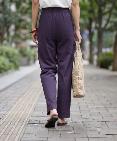 STYLE DELI(スタイルデリ)の「しっとりマットナイロンパンツ(スラックス・レディース・ブラック/ダークパープル・01/02)」の6枚目の写真