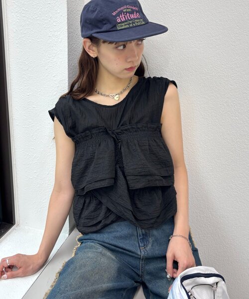 w closet（ダブルクローゼット）の「マルチWAYノースリブラウス 夏服（シャツ/ブラウス・レディース・ブラック/オフホワイト/イエロー/ブラウン/ブルー・FREE）」の3枚目の写真