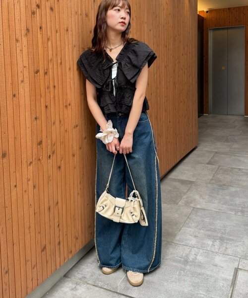 w closet（ダブルクローゼット）の「マルチWAYノースリブラウス 夏服（シャツ/ブラウス・レディース・ブラック/オフホワイト/イエロー/ブラウン/ブルー・FREE）」の21枚目の写真