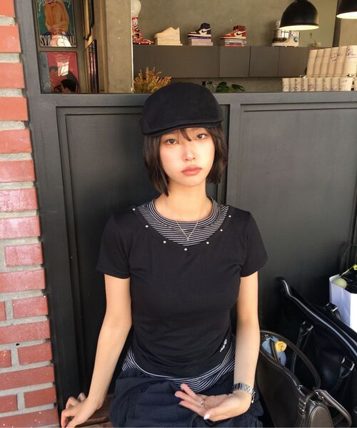 OURSAYSOUR(アワーセイアワー)の「Vネックレイヤードスタッズスリム半袖Tシャツストライプ(Tシャツ/カットソー・レディース・ブラック・FREE)」の5枚目の写真