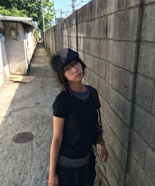 OURSAYSOUR(アワーセイアワー)の「Vネックレイヤードスタッズスリム半袖Tシャツストライプ(Tシャツ/カットソー・レディース・ブラック・FREE)」の8枚目の写真