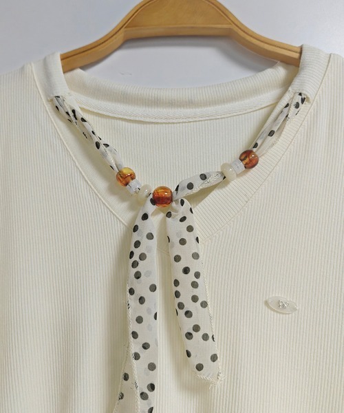 ONEP STAR(ワンピスター)の「ボウタイ風ドット柄リブ半袖トップス(Tシャツ/カットソー・レディース・ベージュ/ブルー・X-LARGE/LARGE/MEDIUM)」の7枚目の写真