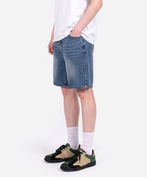 HALFNINE(ハーフナイン)の「シティワーク ウォッシング ワイド 5部 デニムパンツ I07JRD_HXY11348(その他パンツ・メンズ・ライトインディゴブルー/ブラック/ブルー系その他・SMALL/LARGE/MEDIUM/2XL/X-LARGE)」の5枚目の写真