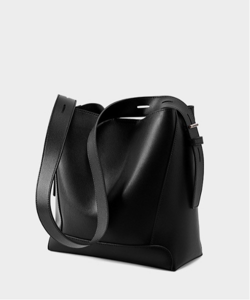 NiiNa(ニーナ)の「【NiiNa】【高品質牛革】ワンハンドルスクエアショルダーレザーバッグ(ショルダーバッグ・レディース・ベージュ・FREE)」の17枚目の写真