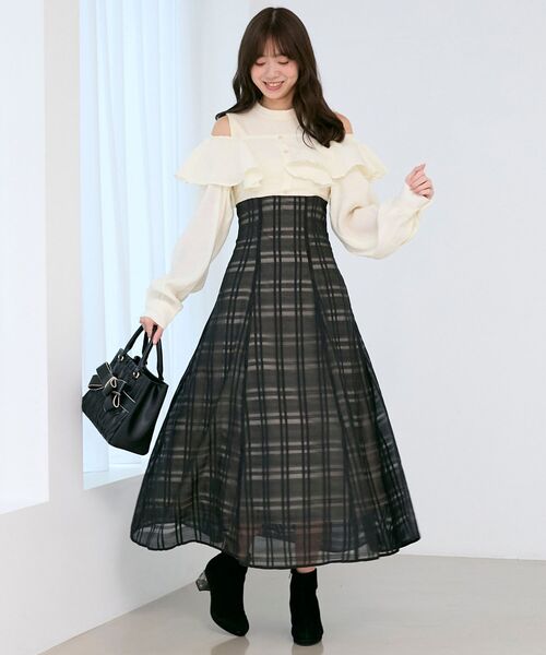 MAJESTIC LEGON(マジェスティックレゴン)の「ウエストきゅっとフリルワンピース(ワンピース・レディース・ベージュ/グレー/ブラック/ピンク/ブラック系その他・LARGE/X-SMALL/SMALL/MEDIUM)」の15枚目の写真
