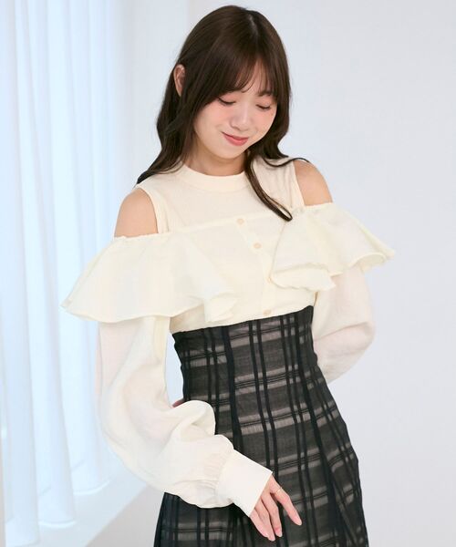 MAJESTIC LEGON(マジェスティックレゴン)の「ウエストきゅっとフリルワンピース(ワンピース・レディース・ベージュ/グレー/ブラック/ピンク/ブラック系その他・LARGE/X-SMALL/SMALL/MEDIUM)」の18枚目の写真