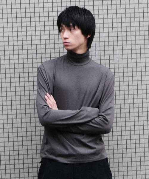 DIVEIN(ダイブイン)の「UNIFORM TURTLE NECK V2 (KHAKI)(Tシャツ/カットソー・メンズ・その他・0/1/2)」の1枚目の写真