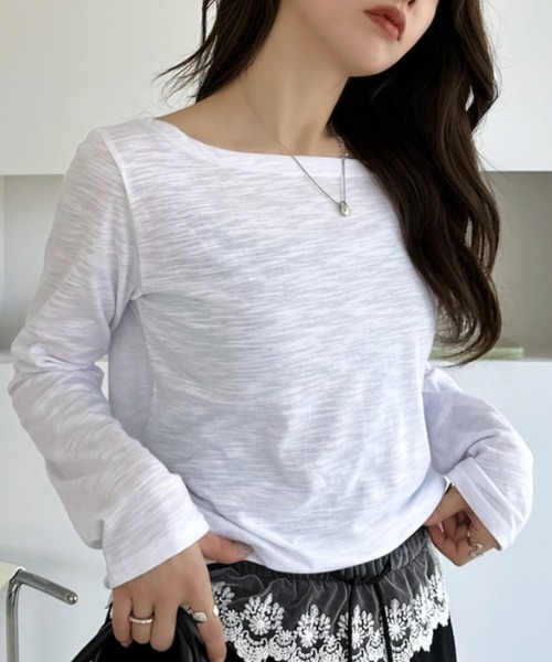 TREOVER(トレオーバー)の「着こなしを自由に楽しめるマルチウェイオフショルトップス(Tシャツ/カットソー・レディース・グレー系その他/ネイビー系/オフホワイト/ブラック/ホワイト系その他/ベージュ系その他・FREE)」の2枚目の写真