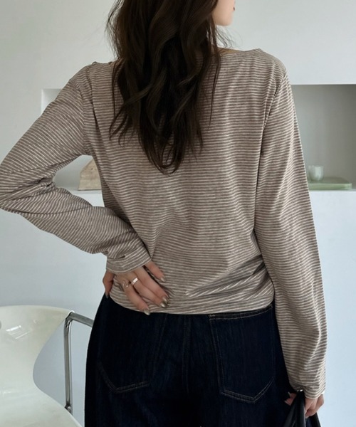 TREOVER(トレオーバー)の「着こなしを自由に楽しめるマルチウェイオフショルトップス(Tシャツ/カットソー・レディース・グレー系その他/ネイビー系/オフホワイト/ブラック/ホワイト系その他/ベージュ系その他・FREE)」の8枚目の写真