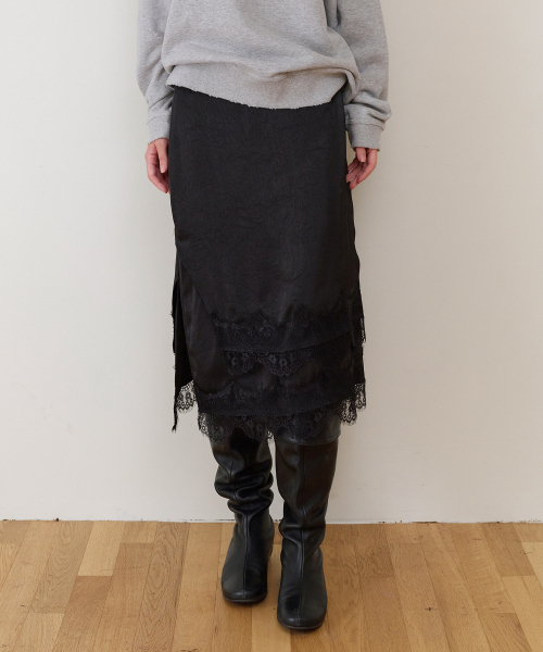 THEVINYLHOUSE（ザバイニルハウス）の「FEMININE SLIT LACE SKIRT(W) BLACK（スカート・レディース・その他・SMALL/MEDIUM）」の2枚目の写真