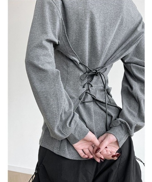 FAVORITO(ファヴォリート)の「Vネック長袖トップス(Tシャツ/カットソー・レディース・グレー/ブラック・F)」の1枚目の写真