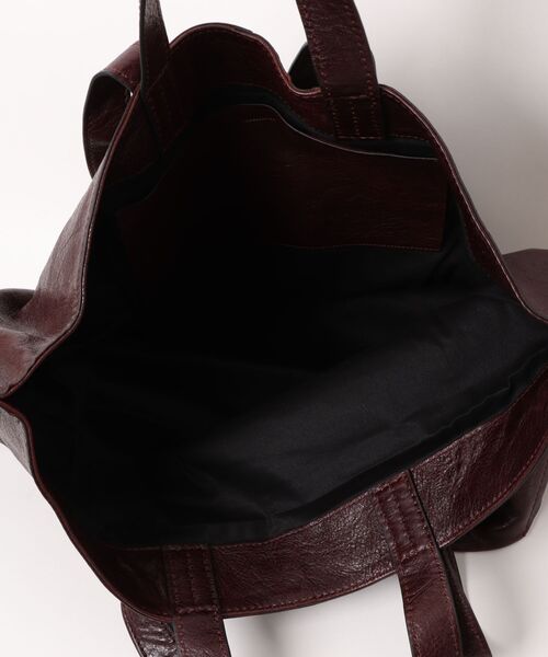 ALLSAINTS(オールセインツ)の「LUTECE LEATHER TOTE BAG | LUTECE レザー トート バッグ(トートバッグ・レディース・バーガンディー・ONE SIZE)」の8枚目の写真