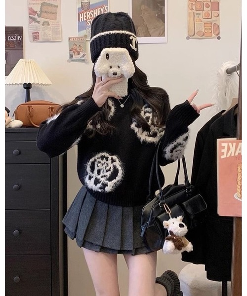 FUNdaysion(ファンデイション)の「パールフラワーシャギーニットプルオーバー(ニット/セーター・レディース・グレー/ブラック/ホワイト・M)」の4枚目の写真