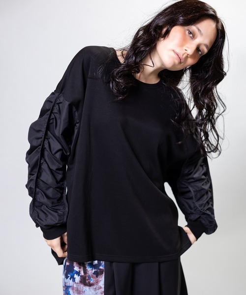 OSMOSIS(オズモーシス)の「ギャザースリーブプルオーバー(Tシャツ/カットソー・レディース・グレー/ブラウン/ブラック・ONE SIZE)」の7枚目の写真
