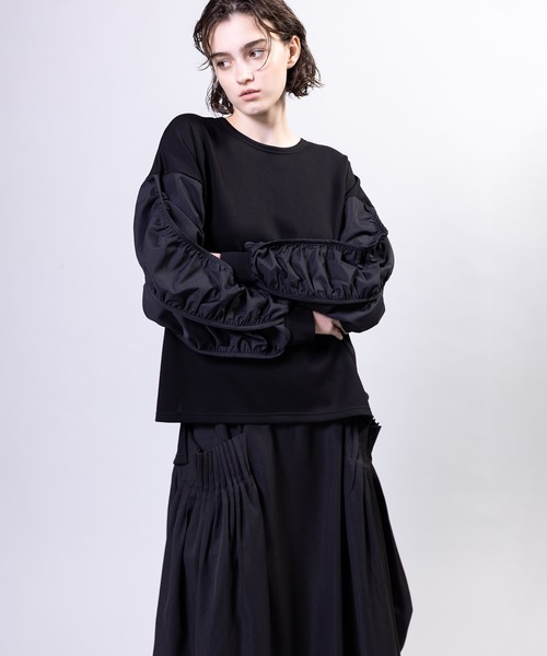 OSMOSIS(オズモーシス)の「ギャザースリーブプルオーバー(Tシャツ/カットソー・レディース・グレー/ブラウン/ブラック・ONE SIZE)」の13枚目の写真