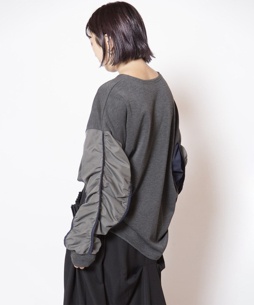 OSMOSIS(オズモーシス)の「ギャザースリーブプルオーバー(Tシャツ/カットソー・レディース・グレー/ブラウン/ブラック・ONE SIZE)」の16枚目の写真