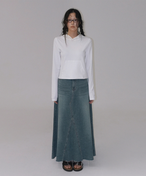 TWEE(トゥウィー)の「KINTO マキシデニムロングスカート(スカート・レディース・ブルー・SMALL/MEDIUM/LARGE)」の5枚目の写真