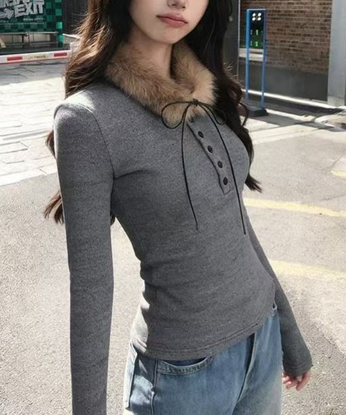 Achic(アシック)の「2WAYファーカラー付きリブカットソー(Tシャツ/カットソー・レディース・グレー・M)」の5枚目の写真