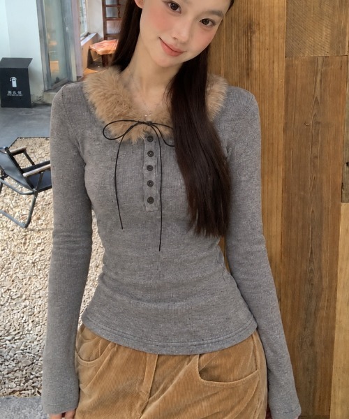 Achic(アシック)の「2WAYファーカラー付きリブカットソー(Tシャツ/カットソー・レディース・グレー・M)」の14枚目の写真